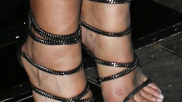 DEMI LOVATO HIGH HEELS