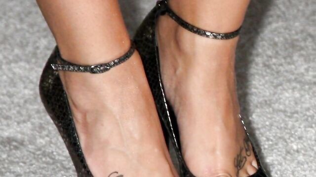 DEMI LOVATO HIGH HEELS