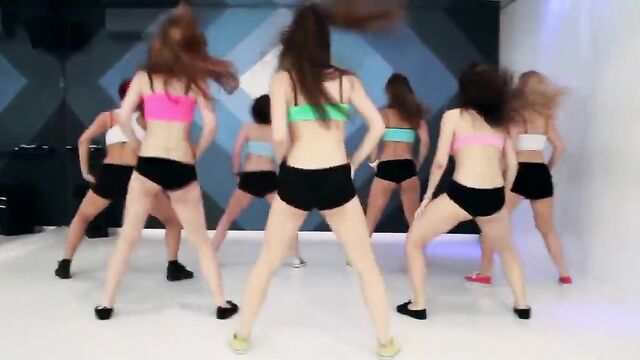 Russia Girl twerk