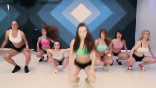 Russia Girl twerk