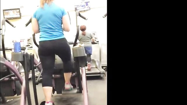 Cute Blonde PAWG Workout