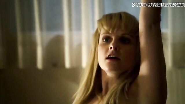 Melissa Rauch Nude Sex Scene on scandalplanet.com
