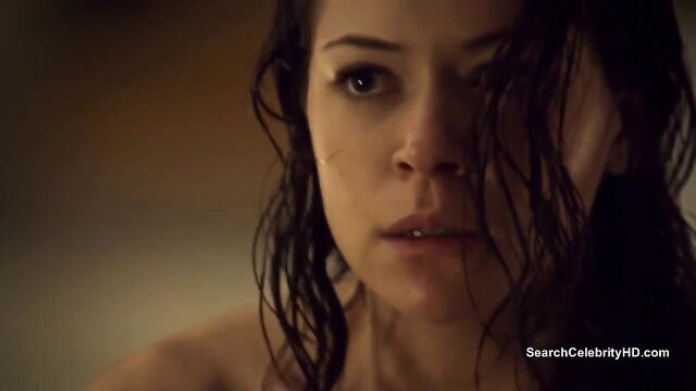 Tatiana Maslany nude - Orphan Black S01E01