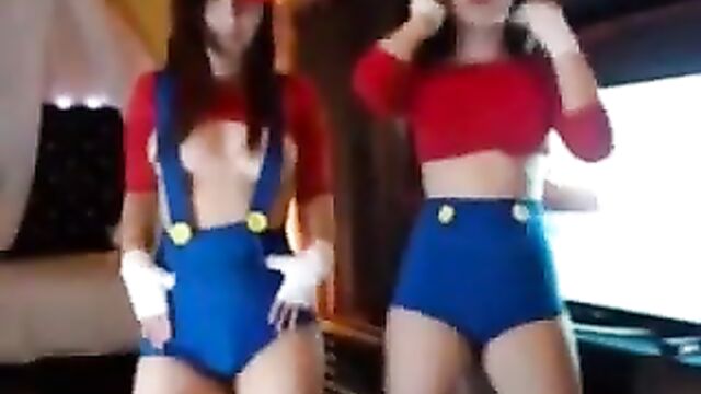 Lesbian Mario Girls Having Fun - Sexy Cosplay Outfits webcam