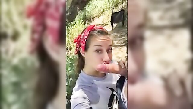 Blowjob in the middle of a hike