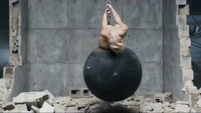 Miley Cyrus in Wrecking Ball