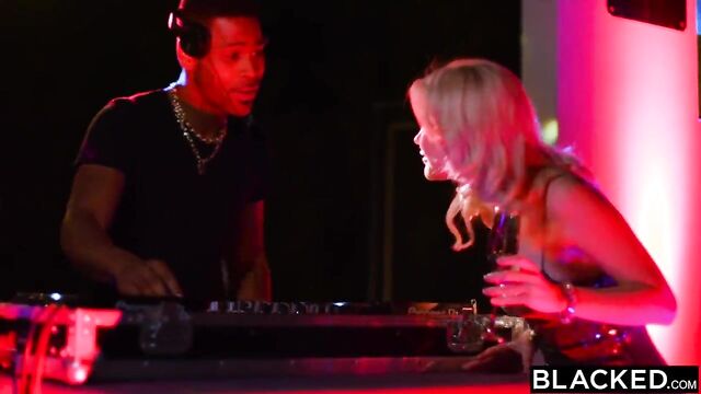 BLACKED BBC-hungry Blonde fucks DJ at her house party