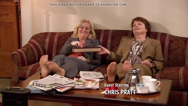 Amy Poehler & Pamela Reed Pantyhose Feet