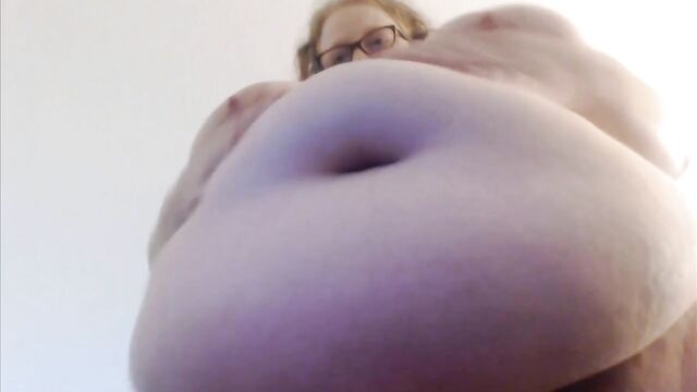 Eternally hungry curvy Amber shaking her fat belly on the ca