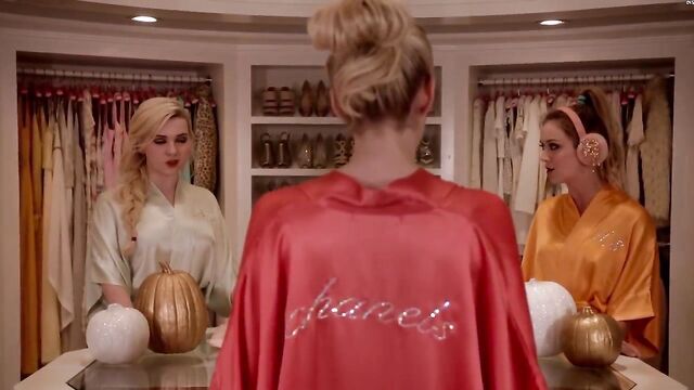 Emma Roberts - Scream Queens S1 e01-e012