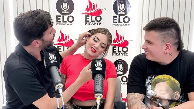 Interview with Elo Podcast ends in a blowjob and a lot of cum - Sara Blonde - Elo Picante