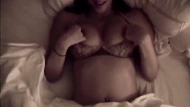 Kim Kardashian boobs show, from the vault of 2006 sex tape