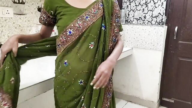 Indian Hot Stepmom has hot sex with stepson in kitchen! Father doesn't know, with clear Audio, Indian Desi stepmom dirty