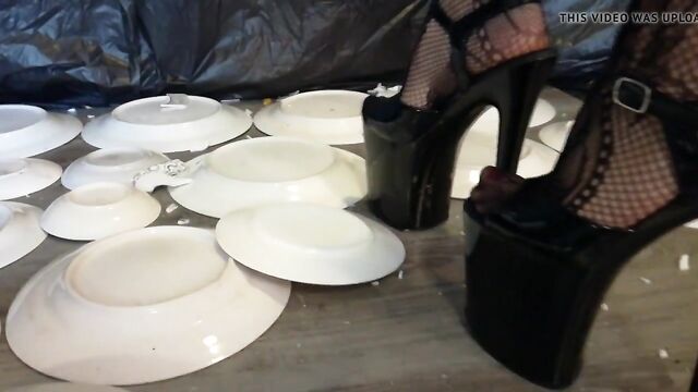 Lady L mega crush plates