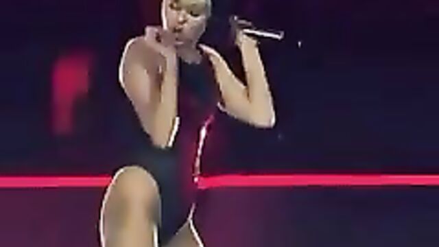 Miley Cyrus Ass 2