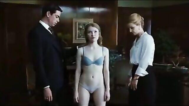 Sexy Emily Browning in bra & panties Cameltoe