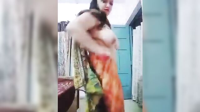 Punjabi randi ka nude show