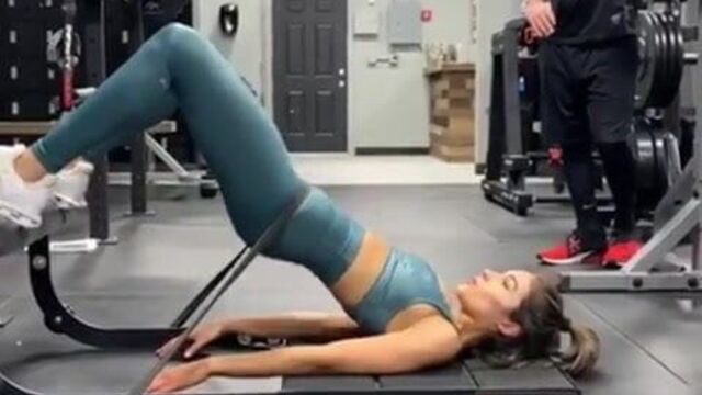 Olivia Culpo working out