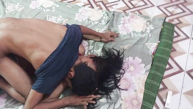 Sweet teen babe Bengali xxx porn video enjoy hard threesome sex