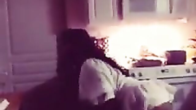 Deelishis Twerking In Night Gown