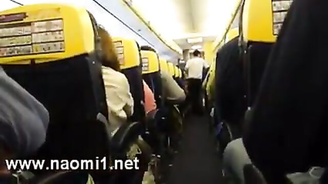 voyage en avion avec naomi1