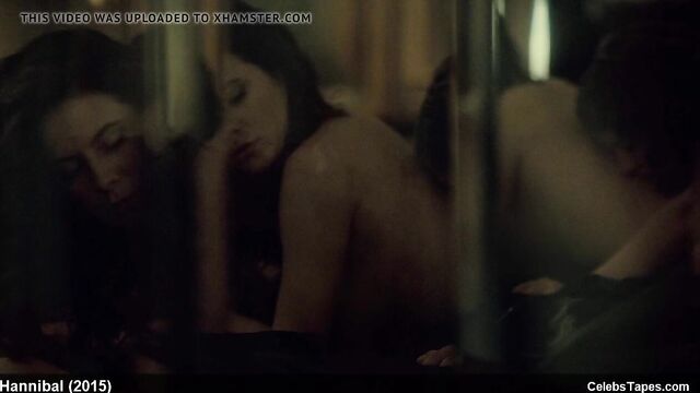 Caroline Dhavernas & Katharine Isabelle naked & erotic scene