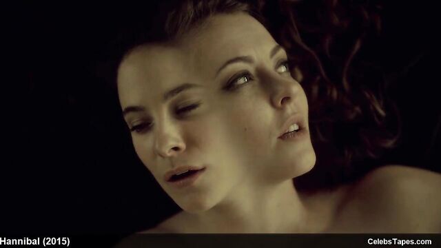 Caroline Dhavernas & Katharine Isabelle naked & erotic scene