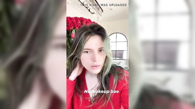 Bella Thorne facial