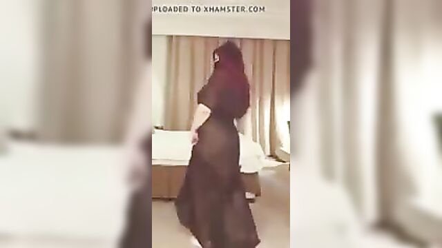 Beautiful Arabic dance
