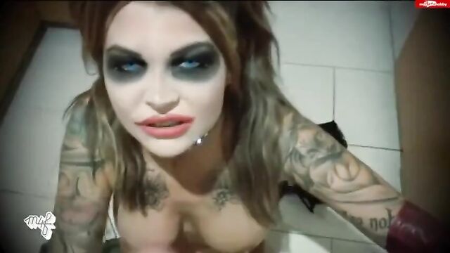 Harley Quinn fuck with Joker
