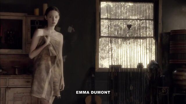 Emma Dumont - ''Aquarius'' s1e01-e02
