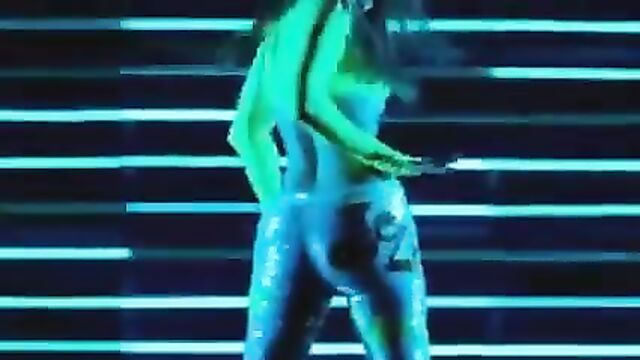 jennifer lopez shaking her ass!!