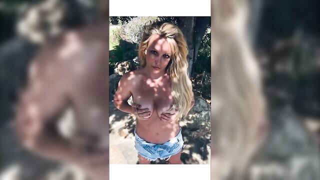 Britney Spears Strip Topless