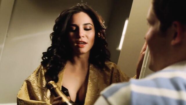 Martha Higareda - Smokin Aces 2: Assassin's Ball 02