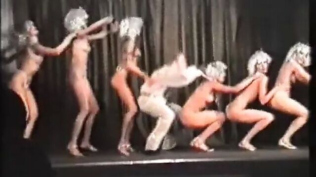 Rus Kakadu theatre. Showgirls.