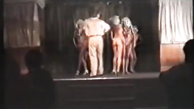 Rus Kakadu theatre. Showgirls.
