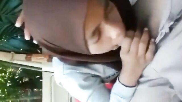 Indo hijab outdor