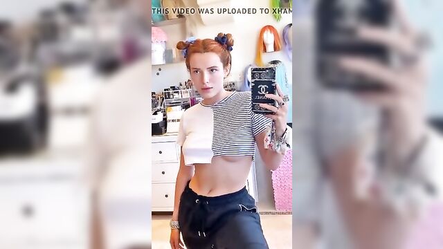 Bella Thorne - Underboob selfie 6-10-2020