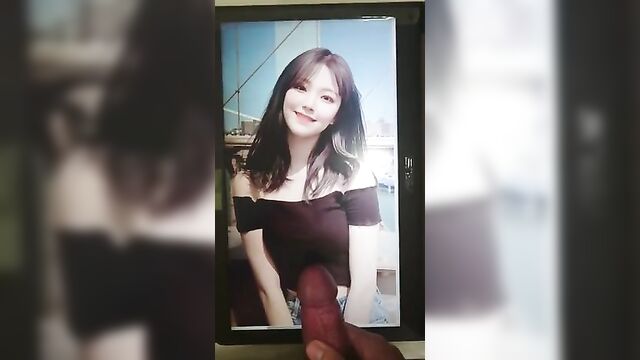 Fromis jiheon cum tribute