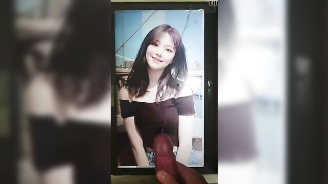 Fromis jiheon cum tribute