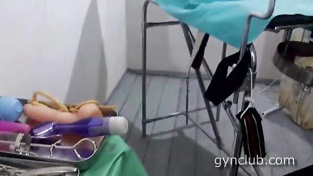 Savage orgasm in gyno room