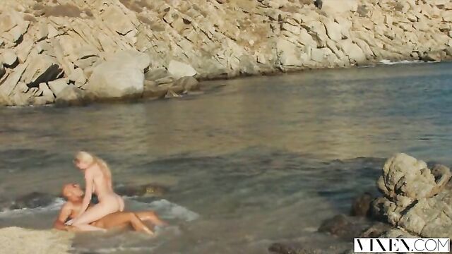 VIXEN Kendra Sunderland passionate sex on a beach