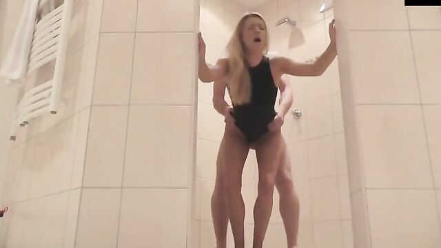 Shower Blowjob in Swimsuit