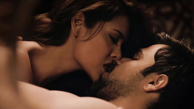 Esha Gupta – Hot Kissing Scenes 4K