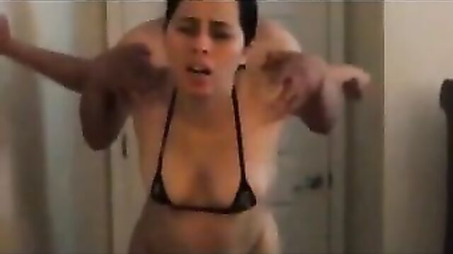 Esposa latina cojiendo en video casero