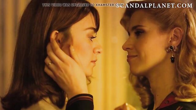 Thaila Ayala & Mel Lisboa Lesbian Kiss - ScandalPlanet.Com