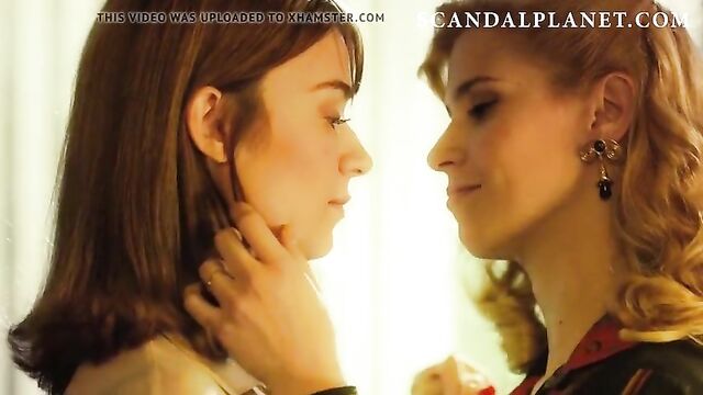 Thaila Ayala & Mel Lisboa Lesbian Kiss - ScandalPlanet.Com