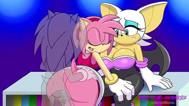 Rouge The Bat Gets Cucked By Amy Rose