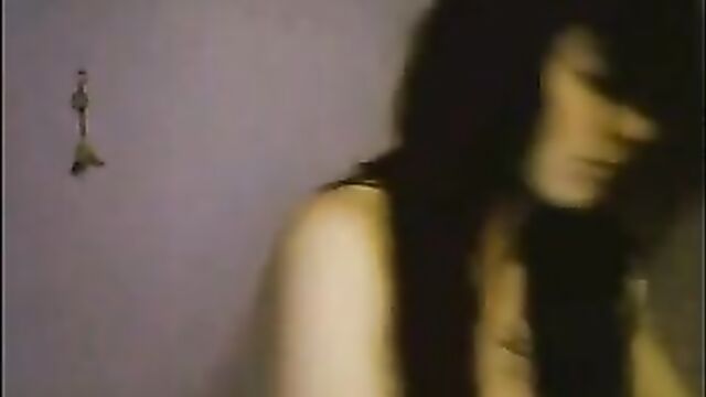 brunette webcam