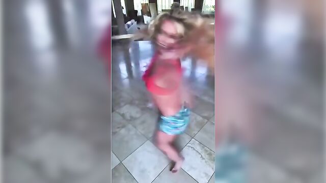 Britney Spears - Bouncing Tits Dancing